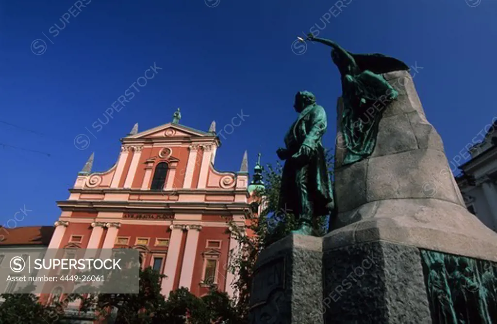 The historic old city of Ljubljana with Franciscan Church of the Annunciation, Ljubljana, Slovenia
