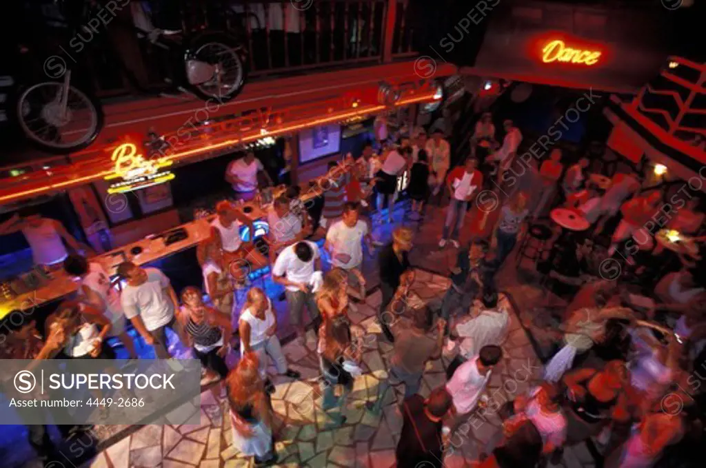 Zapfhahn Bar, Alanya, Turkish Riviera, Turkey - SuperStock