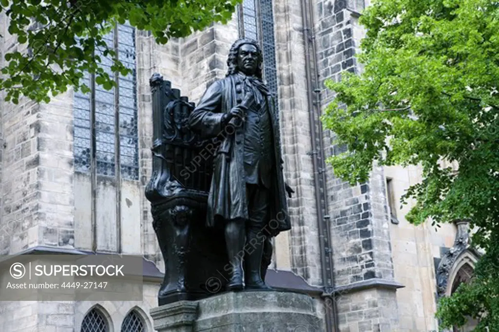 Statue of Johann Sebastian Bach in front of St. Thomas Church, Leipzig, Saxony, Germany, Europe