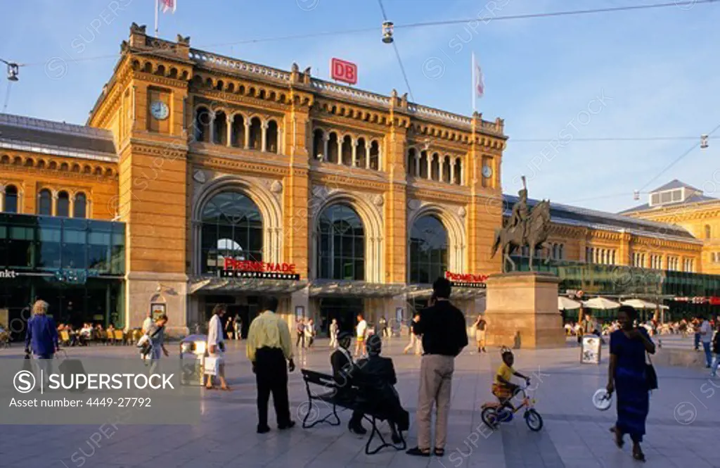 Europe, Germany, Lower Saxony, Hanover central station