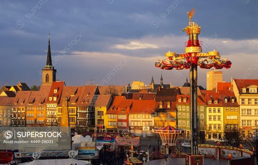 Europe, Germany, Thuringia, Erfurt, fun fair at the Cathedral Square surrounded by timbered houses