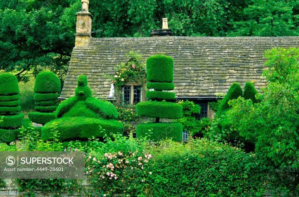 Europe, England, Derbyshire, Bakewell, Haddon Hall, Gardener's cottage