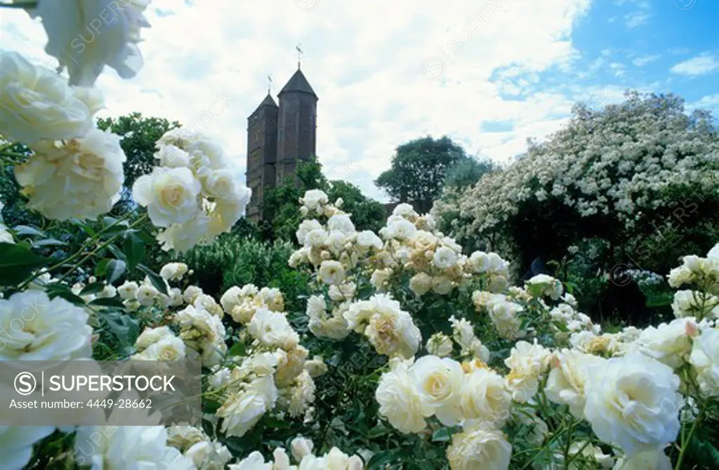 Europe, Great Britain, England, Sissinghurst Castle, Sissinghurst's garden was created in the 1930s by Vita Sackville-West, poet and gardening writer, and her husband Harold Nicolson, author and diplomat