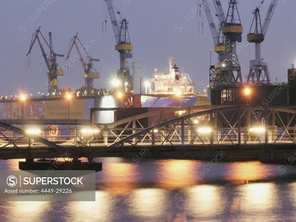 Landing stage with view to dockyard, Hamburg, Germany