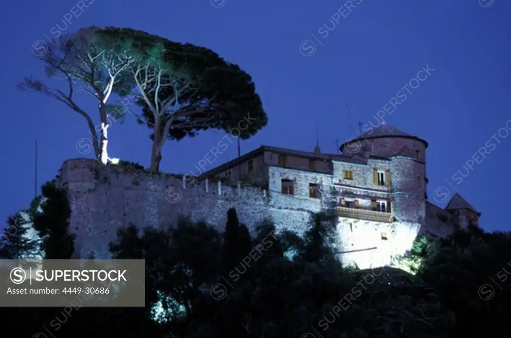 Illuminated Castello Brown at night, Portofino, Liguria, Italia