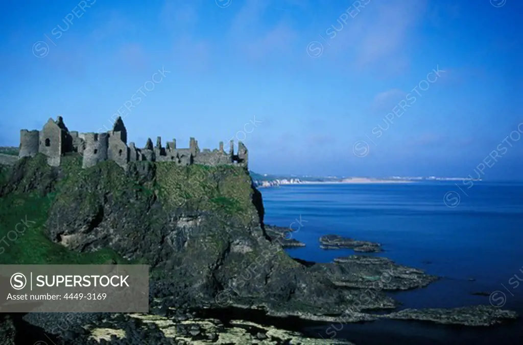 Ruins of Dunluce castle at the coast, Antrim, Ireland, Great Britain, Europe