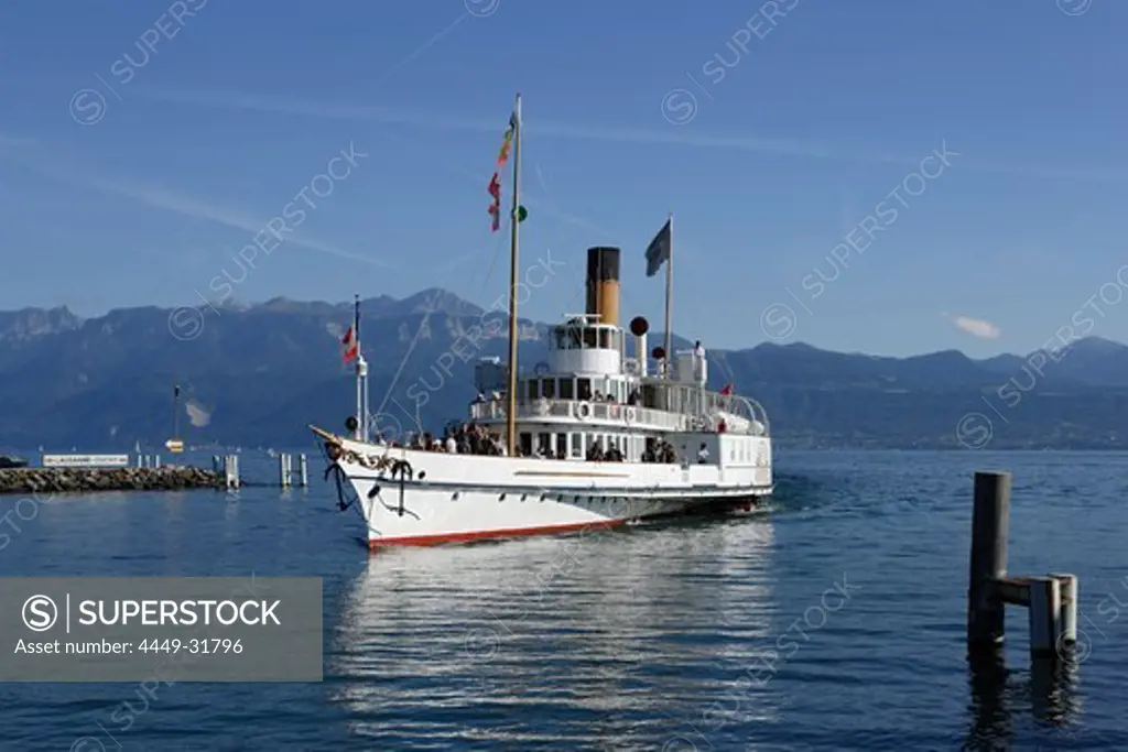 Pleasure boat arriving harbor, Ouchy, Lausanne, Canton of Vaud, Switzerland