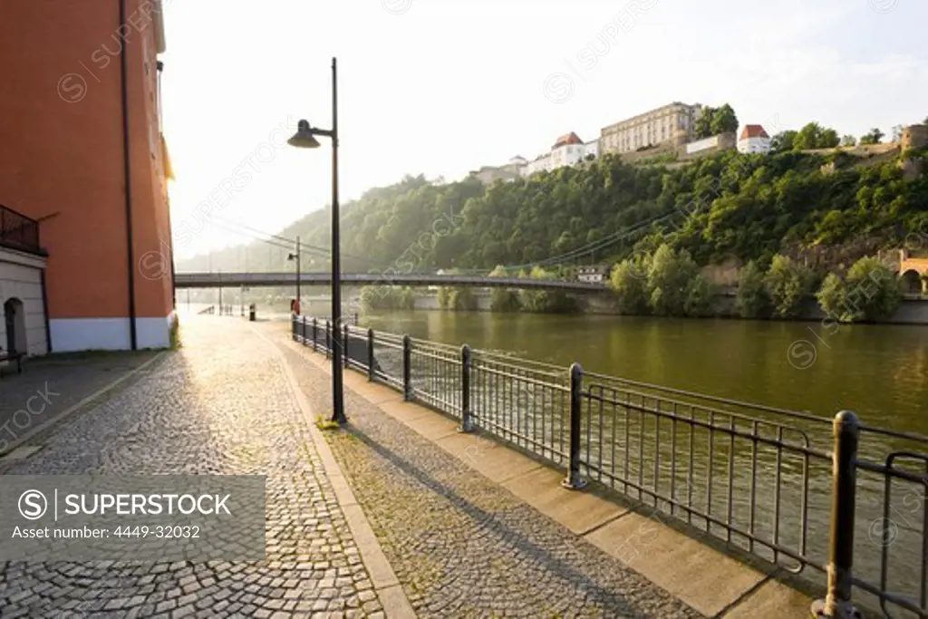Donau quay on the river Danube, Luitpold bridge and the fortress Veste Oberhaus, Passau, Bavaria, Germany