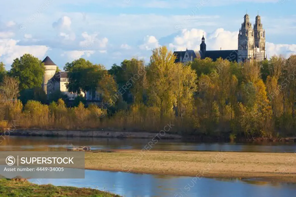 View over the Loire river towards Tours Cathedral, Saint Gatiens cathedral, The Way of St. James, Chemins de Saint Jacques, Via Turonensis, Tours, Dept. Indre-et-Loire, Région Centre, France, Europe