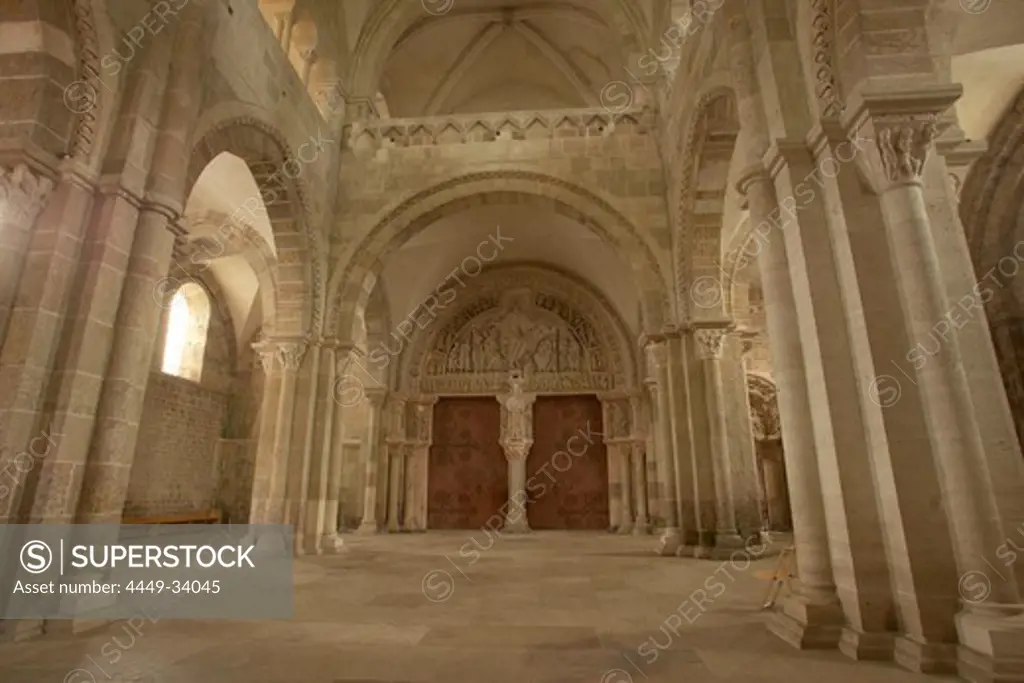 Inside Vezelay abbey, St Mary Magdalene Basilica, Narthex, The Way of St. James, Chemins de Saint Jacques, Roads to Santiago, Via Lemovicensis, Vézelay, Dept. Yonne, Burgundy, France, Europe