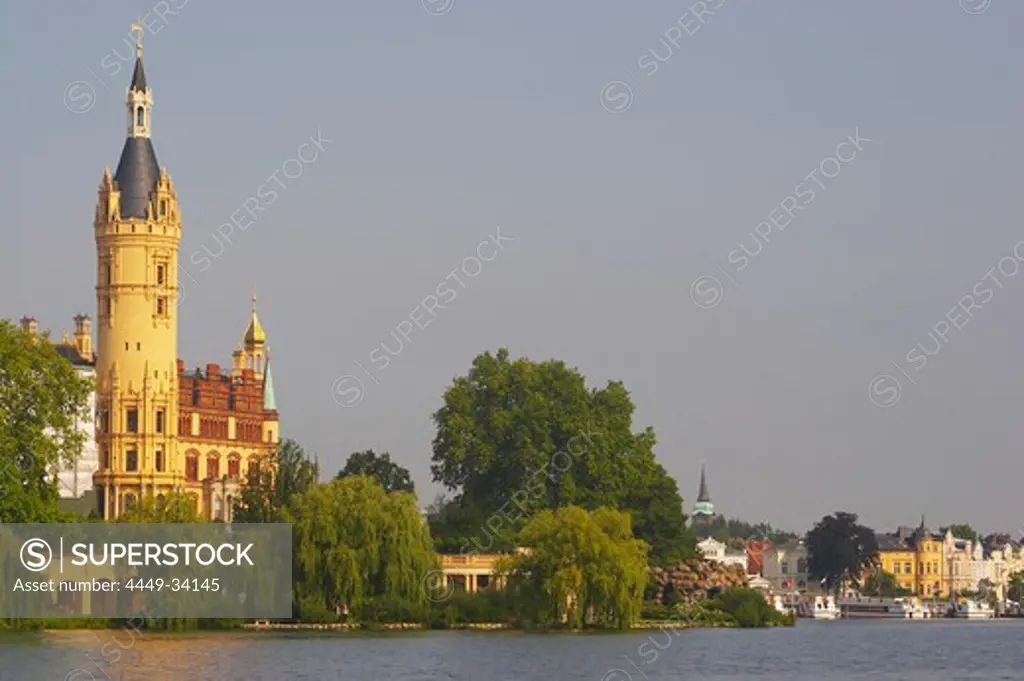castle of Schwerin, lake of Schwerin, Mecklenburgische Seenplatte, Mecklenburg-Vorpommern, Germany, Europe