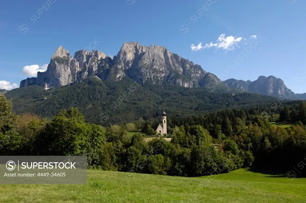 Chapel of St. Constantin, View towards Schlern Mountain Range, Dolomites, Voels am Schlern, South Tyrol, Italy