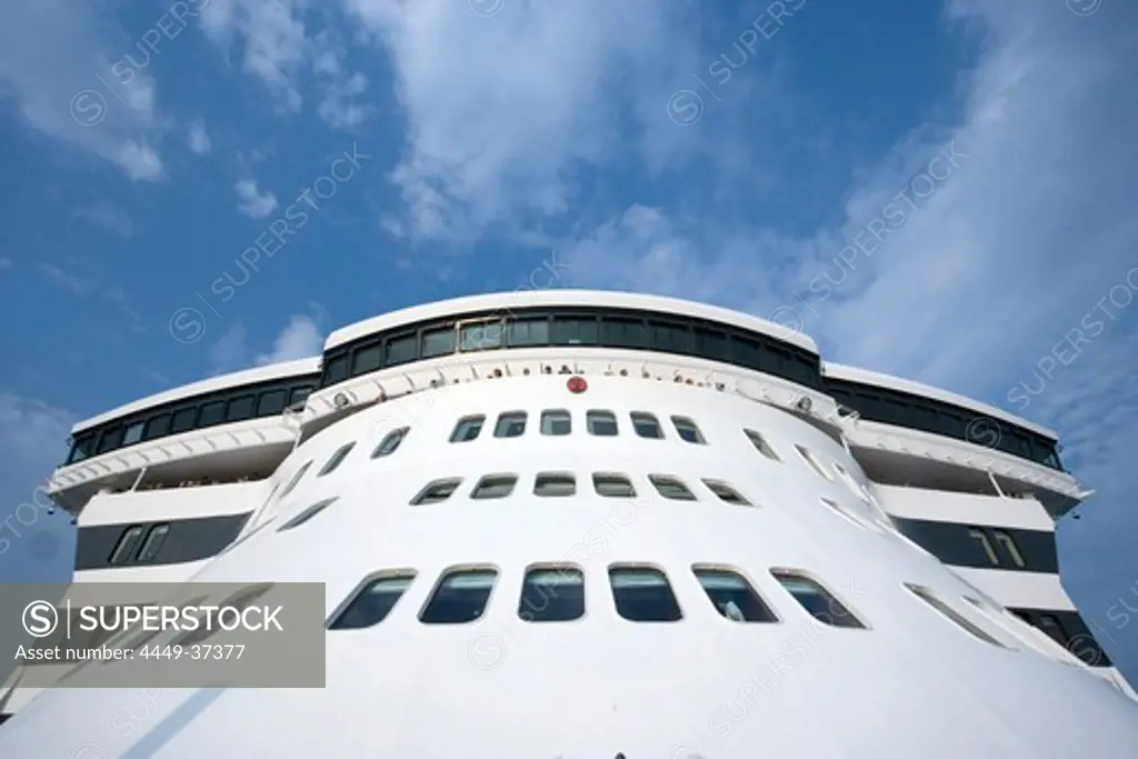 Bridge of the cruise liner Queen Mary 2