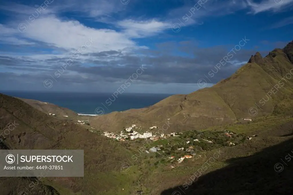 View over the mountain village El Risco to the atlantic sea, Valley of El Risco, Parque Natural de Tamadaba, West coast, Gran Canaria, Canary Islands, Spain, Europe