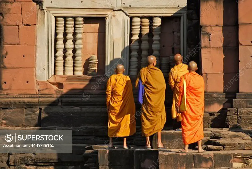 Buddhist monks at Prasat Hin Phimai, Khmer Temple, Province Khorat, Thailand, Asia