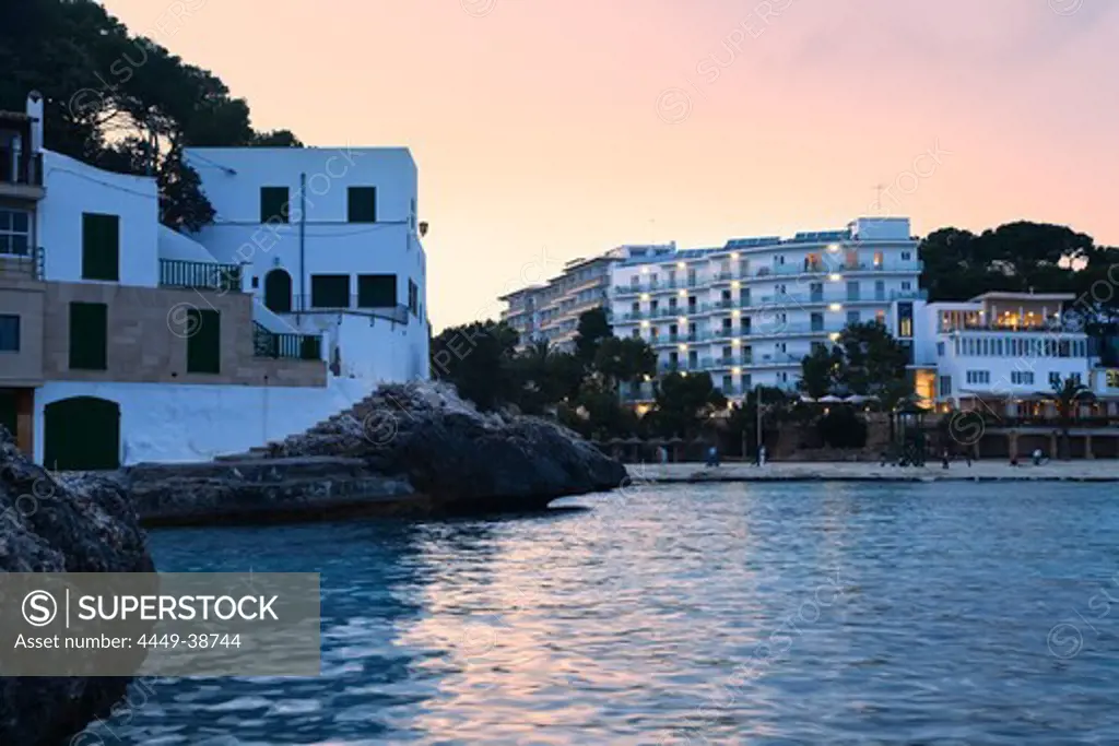 Hotel and Bay of Cala Santanyi in the evening, Mallorca, Balearic Islands, Spain, Europe