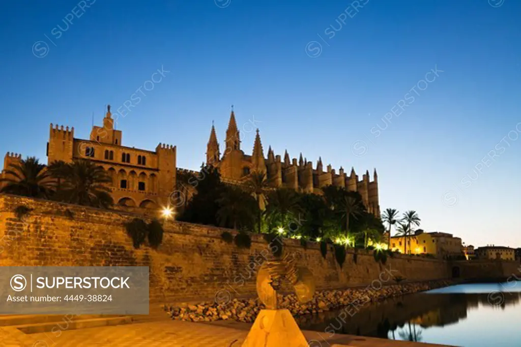 Cathedral La Seu under blue sky in the evening, Palma, Mallorca, Spain, Europe