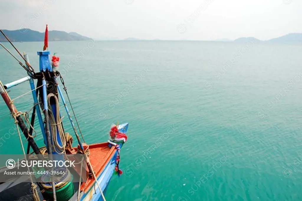 Fishing boat in Bang Bao bay, Koh Chang Island, National Park Mu Ko Chang, Trat, Gulf of Thailand, Thailand, Asia