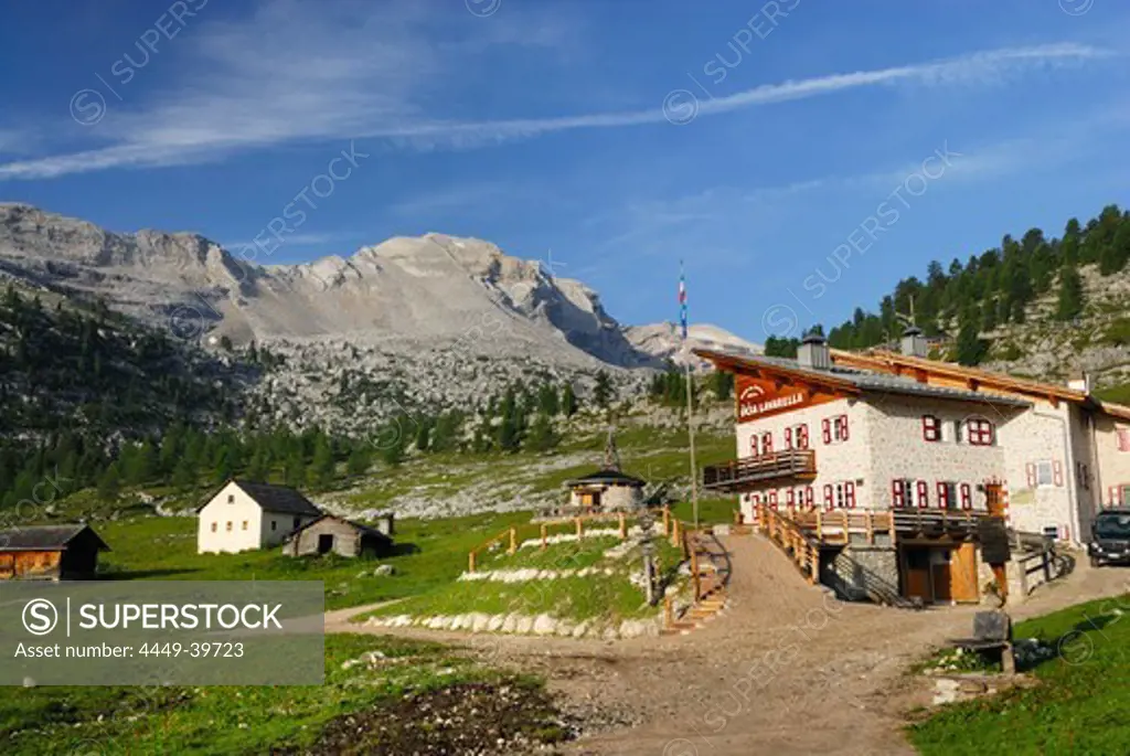 La Varella lodge, Fanesalm, Naturpark Fanes-Senes-Prags, Dolomites, Trentino-Alto Adige/South Tyrol, Italy