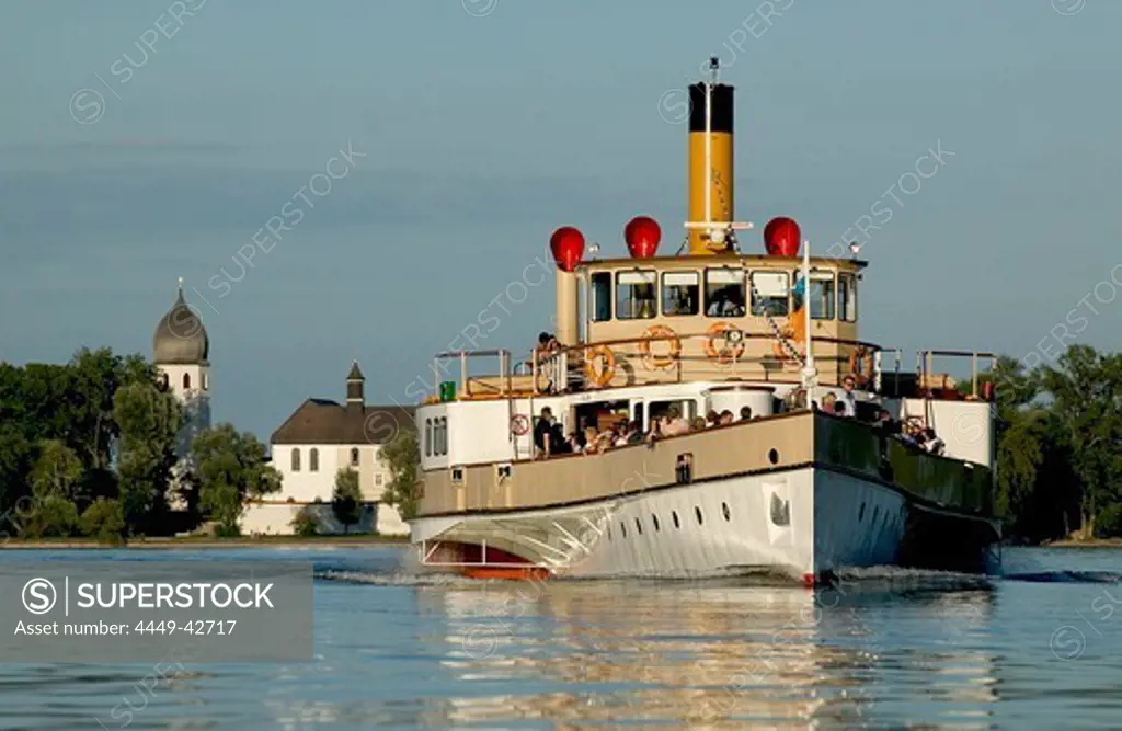 Paddle steamer Ludwig Fessler, built in 1926, in front of Fraueninsel, Lake Chiemsee, Chiemgau, Bavaria, Germany