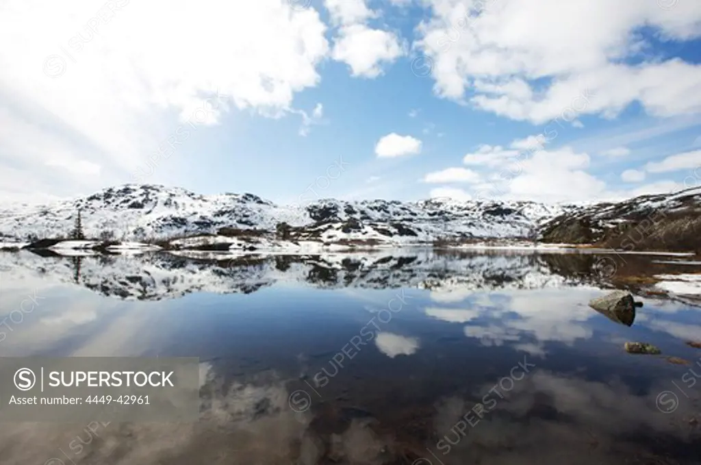 Lake in the snow covered Roldalsfjellet, Fjell, Hordaland, Norway, Scandinavia, Europe