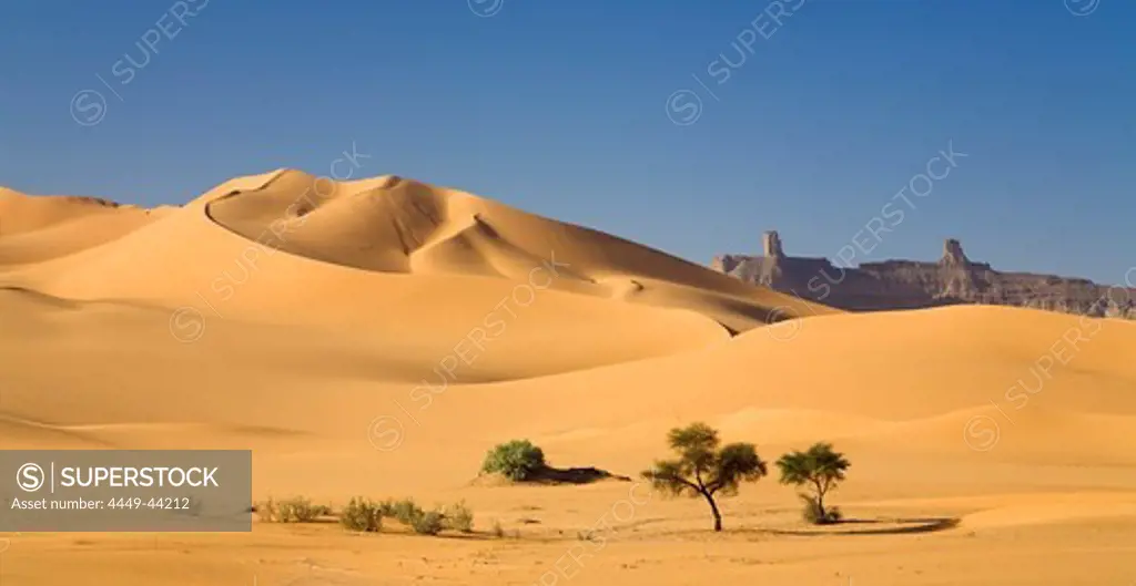 Sanddunes and Idinen mountains in the libyan desert, Libya, Sahara, North Africa