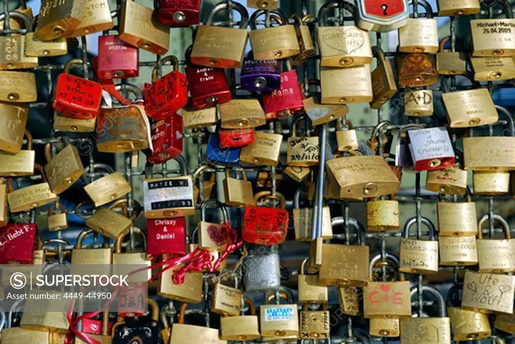Locks as declaration of love at the Hohenzollern bridge, Cologne, Rhineland, NRW, North Rhine-Westphalia, Germany
