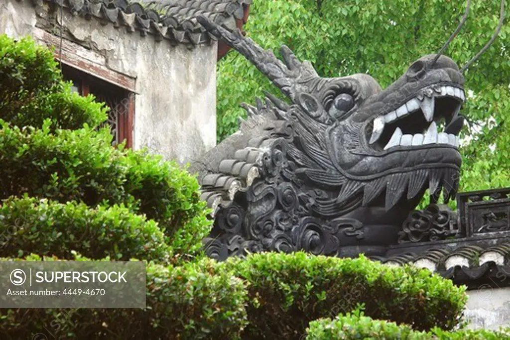 Dragon sculpture at Yu park, Shanghai, China, Asia