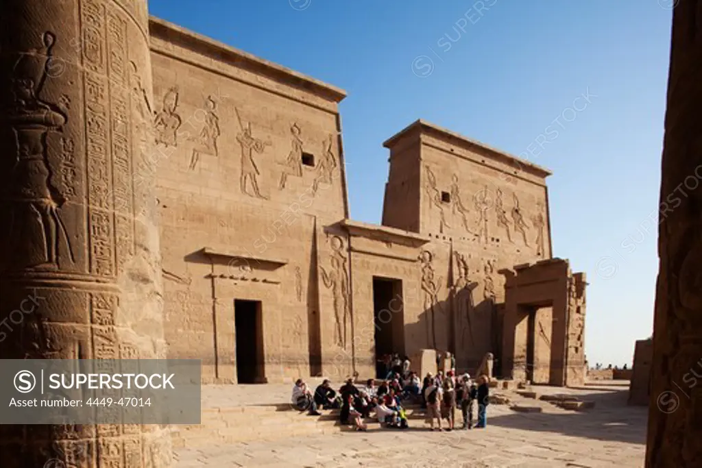 Tourists outside the Philae Tempel, Aswan, Egypt, Africa