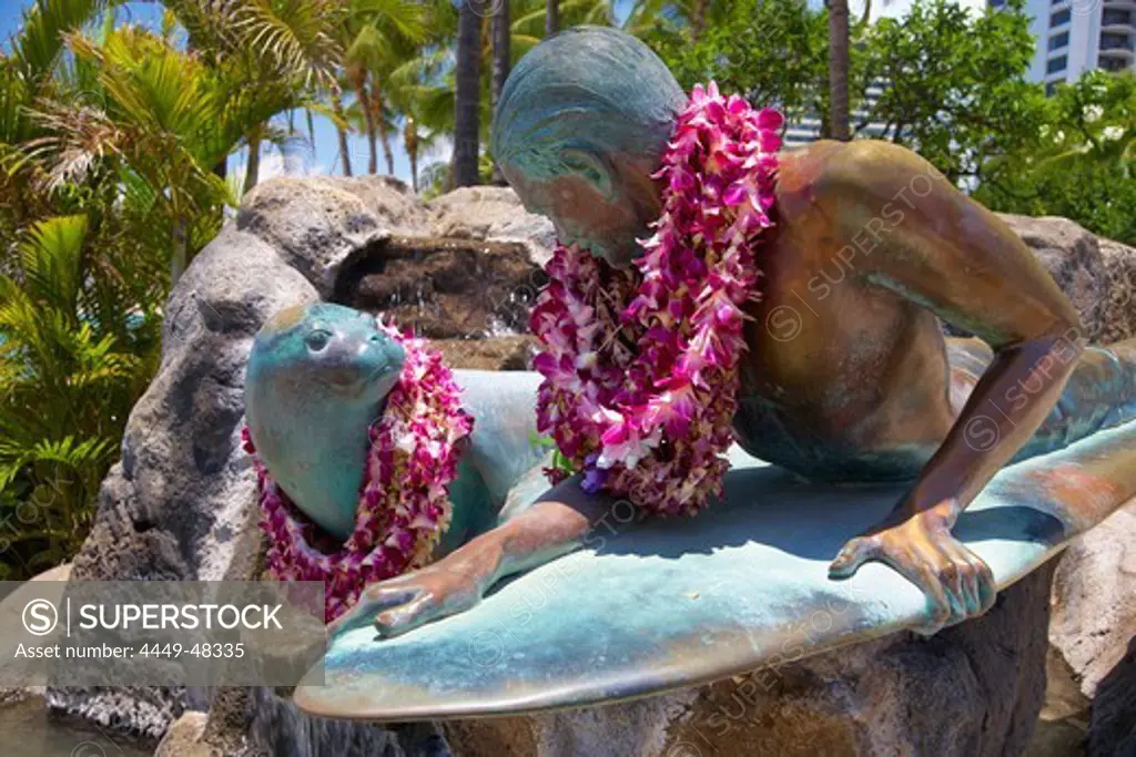 Fountain with surfer statue, Makua and Kila, Waikiki Beach, Honolulu, Oahu, Island, Hawaii, USA, America