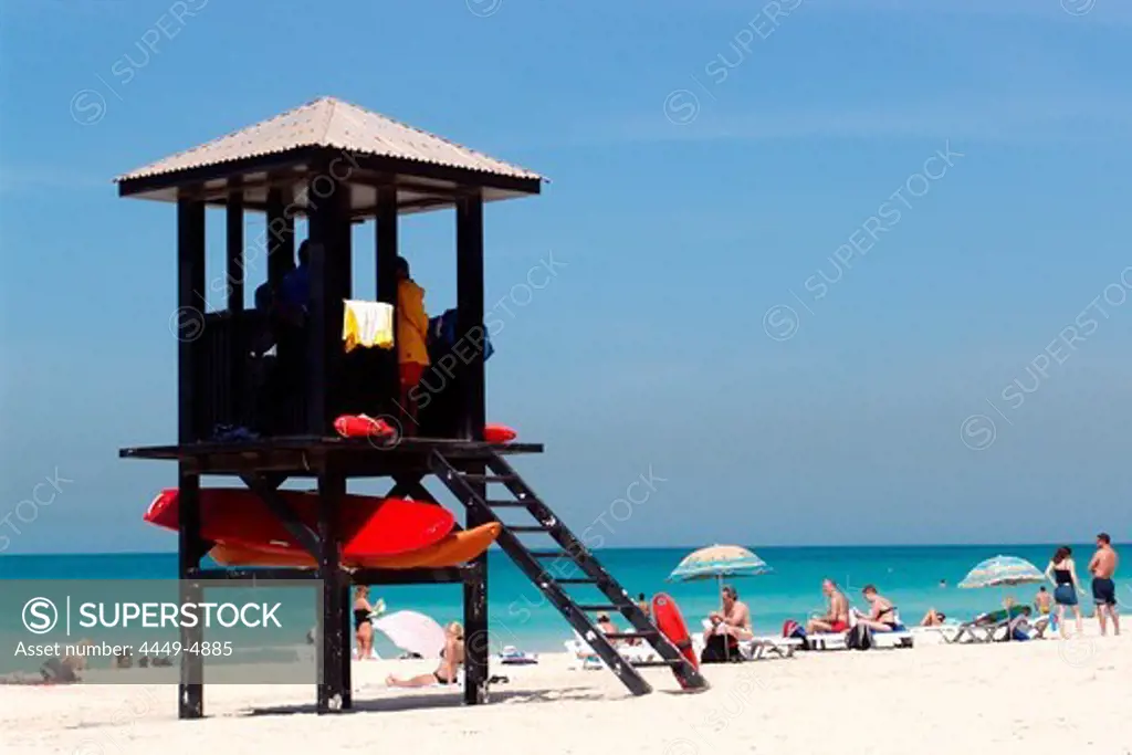 People and life guard hut on the beach, Jumeirah Beach Park, Dubai, UAE, United Arab Emirates, Middle East, Asia