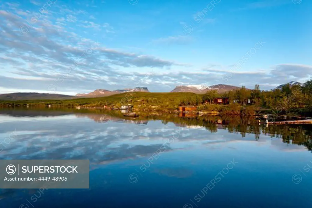 Midnight sun, Lapporten, Tornetraesk Lake, Abisko National Park, Lapland, northern Sweden, Sweden