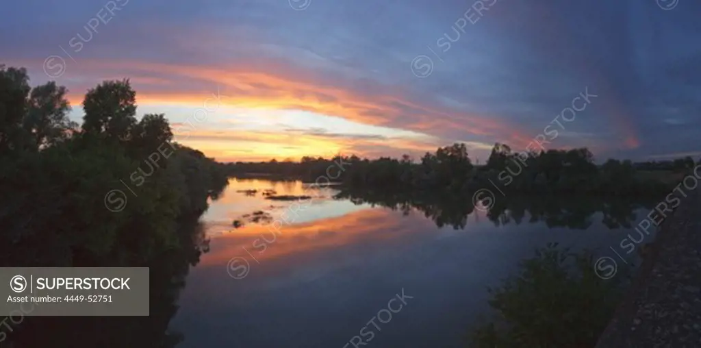 The river Doubs at sunset, Chalon-sur-Saone, Saone-et -Loire, Bourgogne, France, Europe