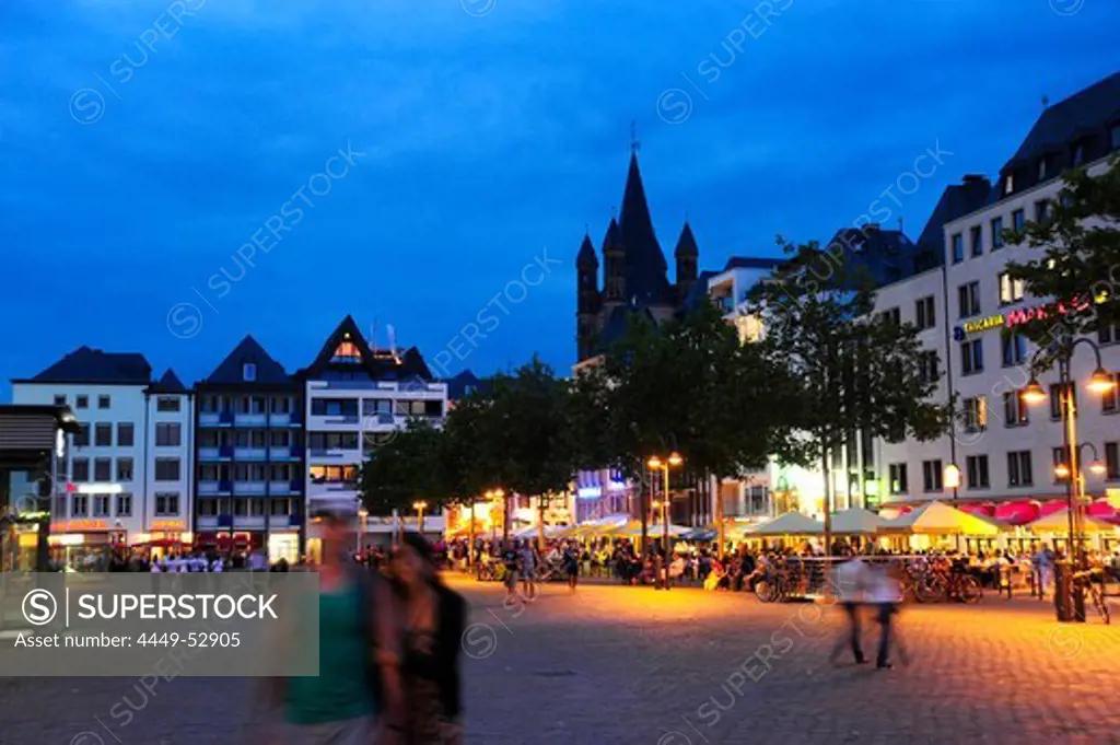 People on the Heumarkt square in the evening, Cologne, Rhineland, NRW, North Rhine-Westphalia, Germany, Europe