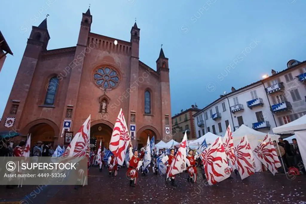 Flag-waver, Duomo San Lorenzo, Palio, Alba, Langhe, Piedmont, Italy