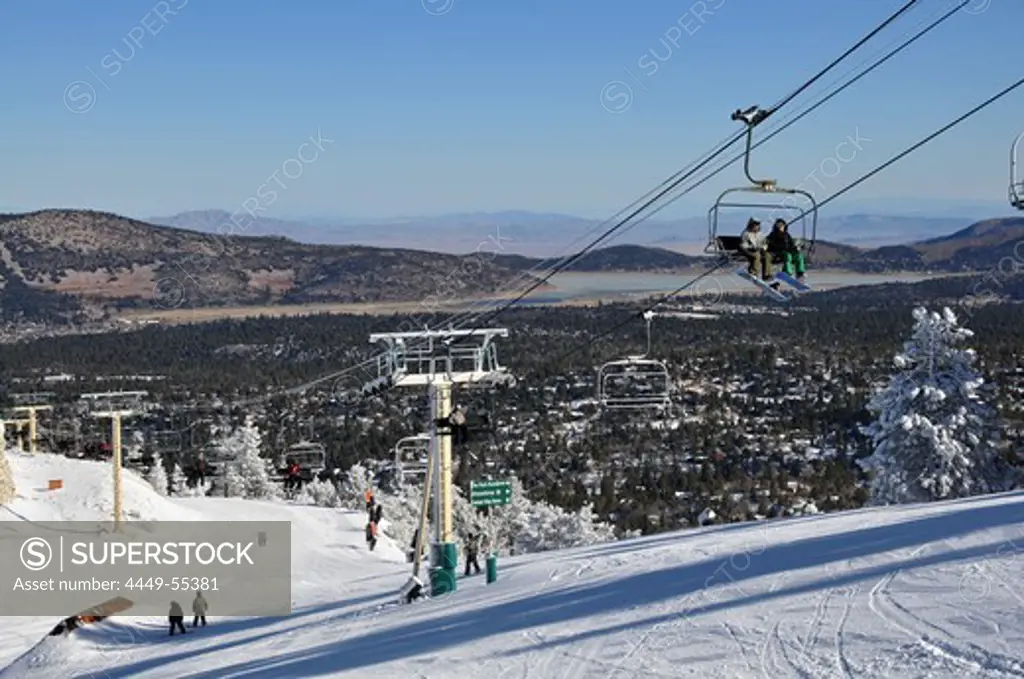 Ski slope with chairlift at skiarea at Big Bear Lake, San Bernadino Mountains, California, USA, America
