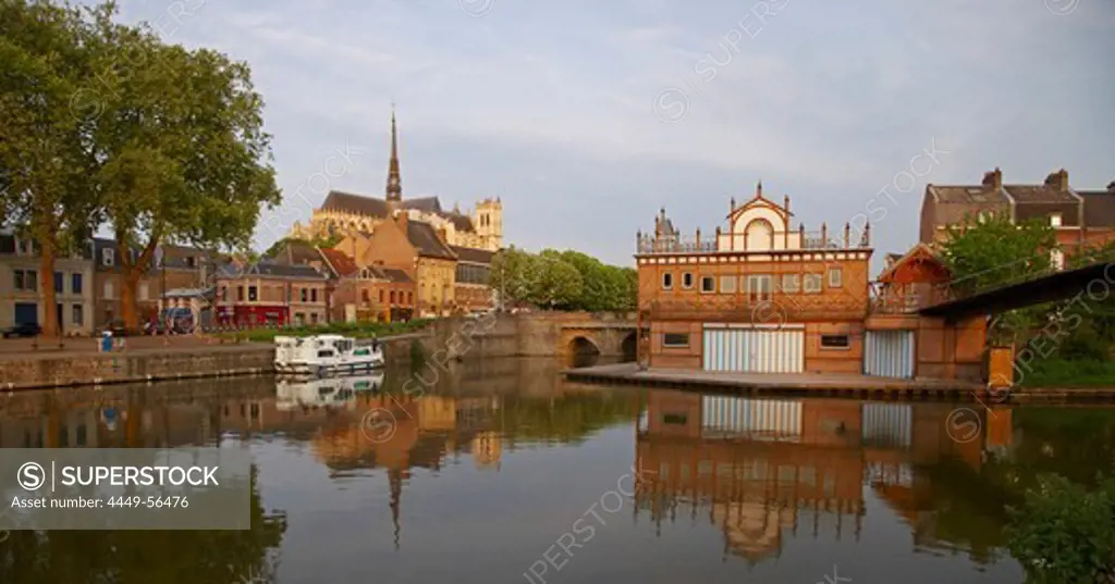 Morning at Port d'Amont, Pénichette, Old city, Notre-Dame cathedral, Boathouse of Amiens' rowing-club, Amiens, Dept. Somme, Picardie, France, Europe