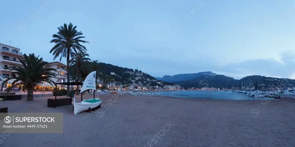 Beach, Port de Soller, Serra de Tramuntana, Tramuntana mountains, Mallorca, Balearic Islands, Spain, Europe