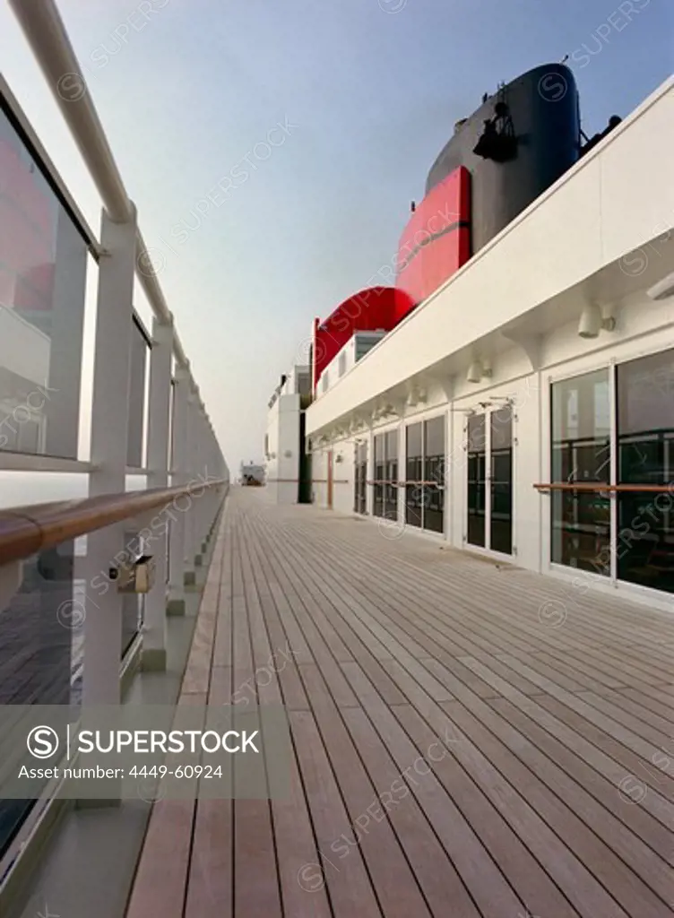 Top deck with Lookout on board the cruise ship Queen May II, Luxury Ocean Liner, QM2, Cruise, Travel