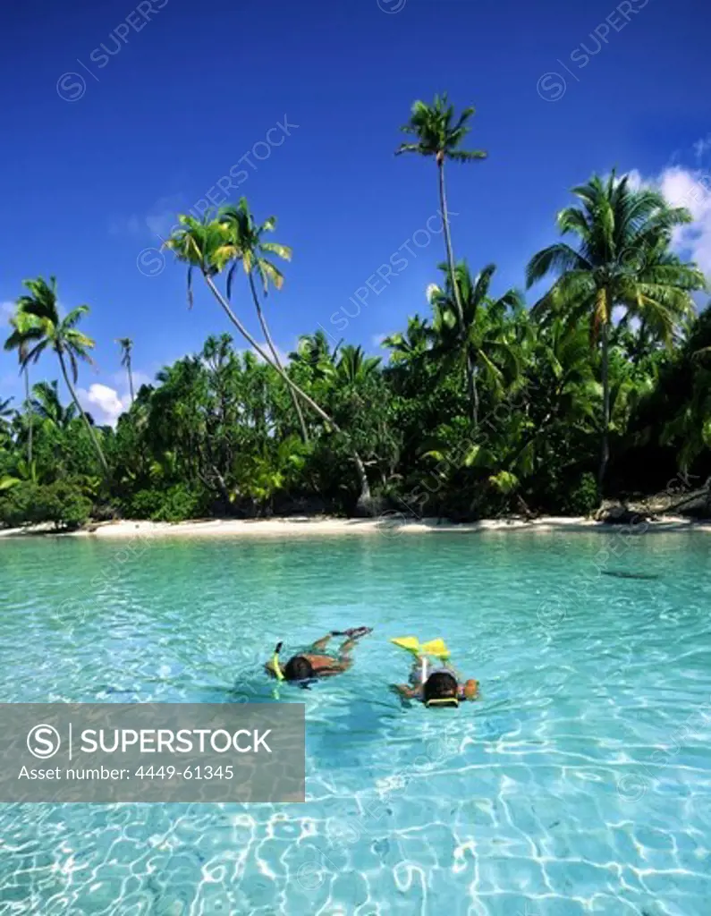 South pacific, Cook Islands, Aitutaki lagoon, One foot Island, dream beach, cristal clear water, couple snorchling