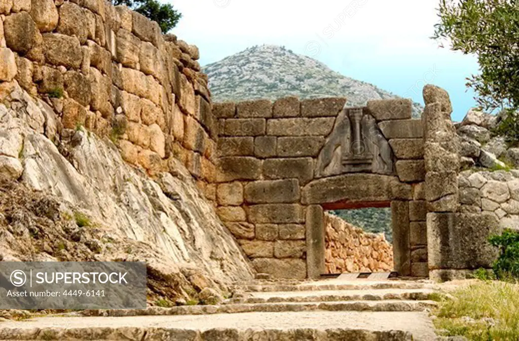 Lion Gate, circular wall around the acropolis of Mycenae, Peloponnese, Greece