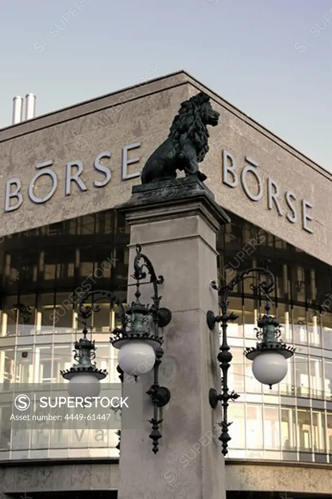 Switzerland, Zurich, stock exchange, Lion sculpture in front