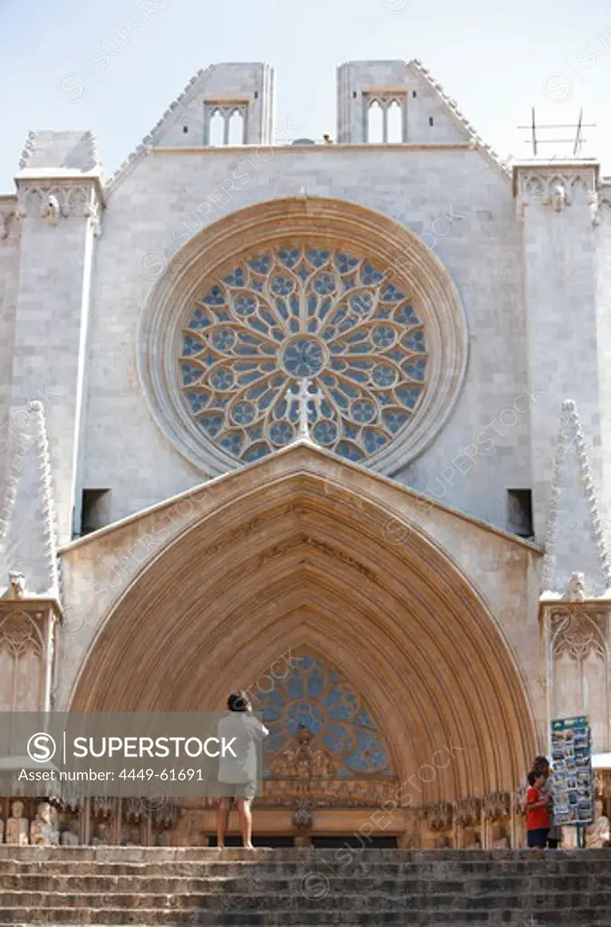 Front view, Catedral de Santa Maria, Tarragona, Catalonia, Spain