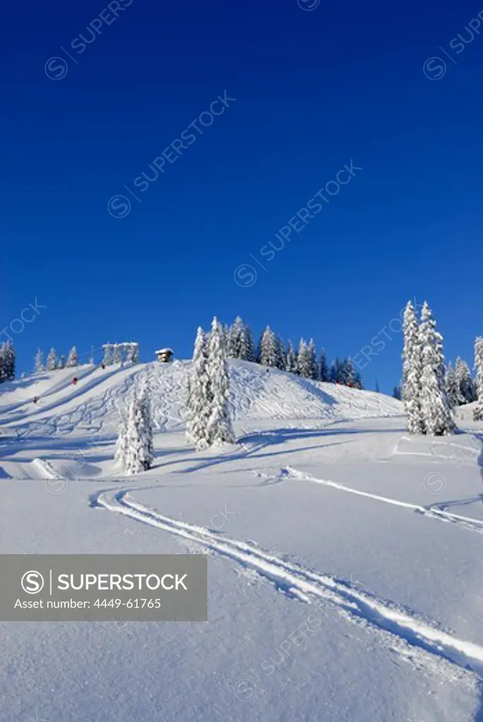 snow-covered mountain scenery with ski-region (skiing region), Riedberger Horn, Grasgehrenlifte, Allgaeu range, Allgaeu, Swabia, Bavaria, Germany