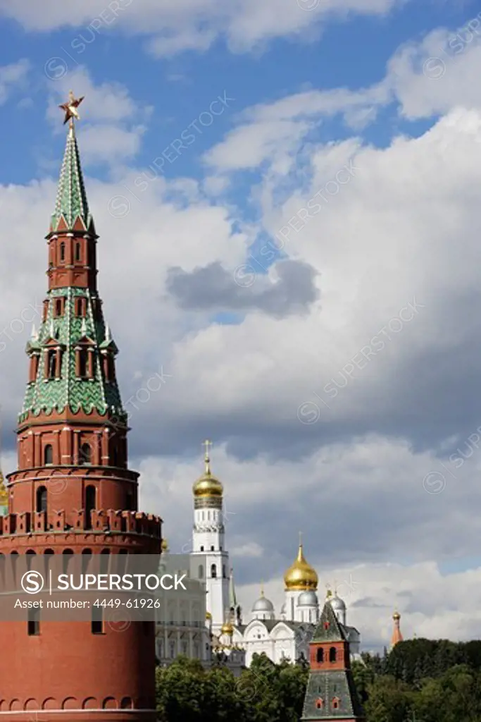 Vodovzvodnaya tower, in the foreground, Iwan the Great belltower, middle and Cathedral of St Michael the Archangel, middle right, Moscow, Russia