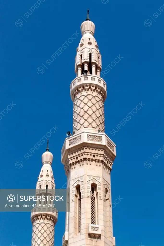 Minaret of a mosque in the sunlight, Jumeirah, Dubai, UAE, United Arab Emirates, Middle East, Asia