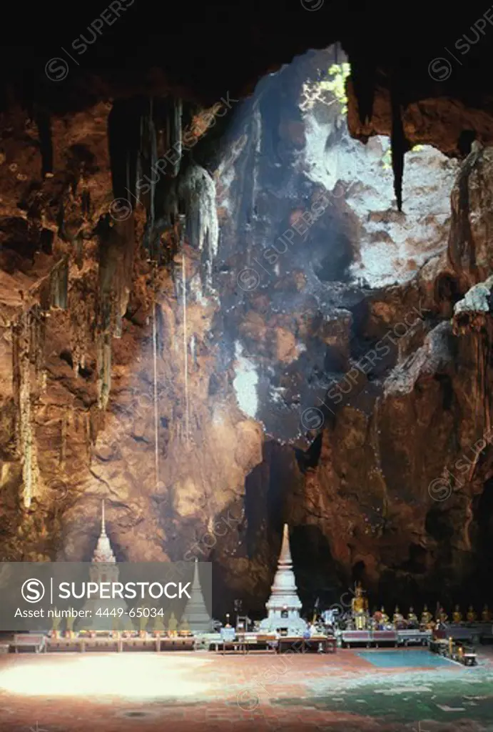 Cave with stalagtites and buddha figures, Tham Khao Luang, Thailand, Asia