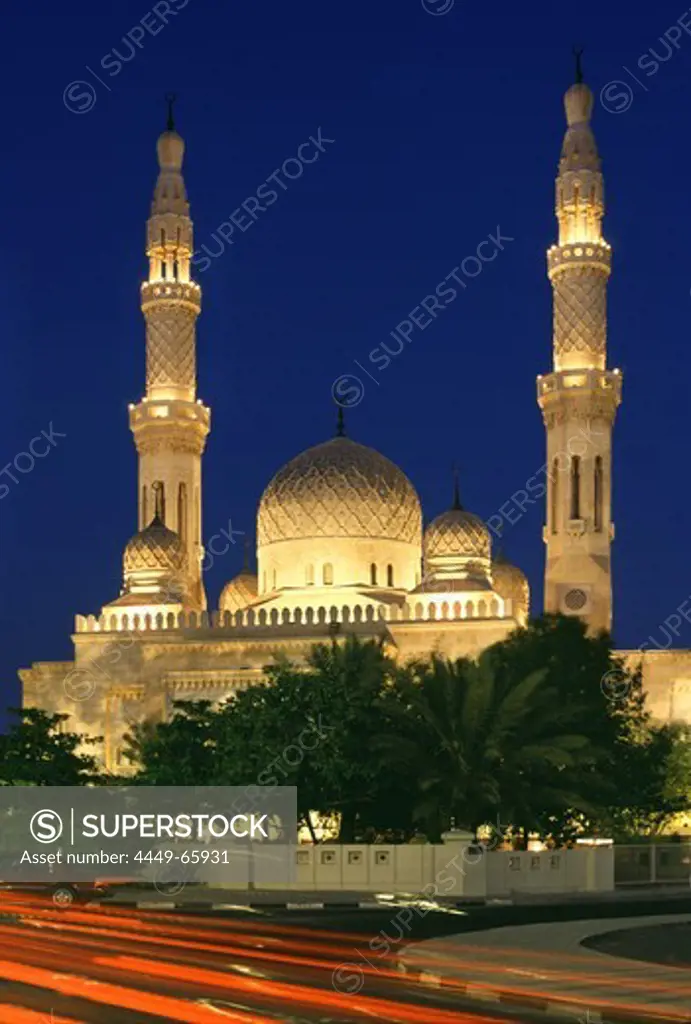 Illuminated Jumairah mosque at night, Dubai, Middle East, United Arab Emirates, Asia