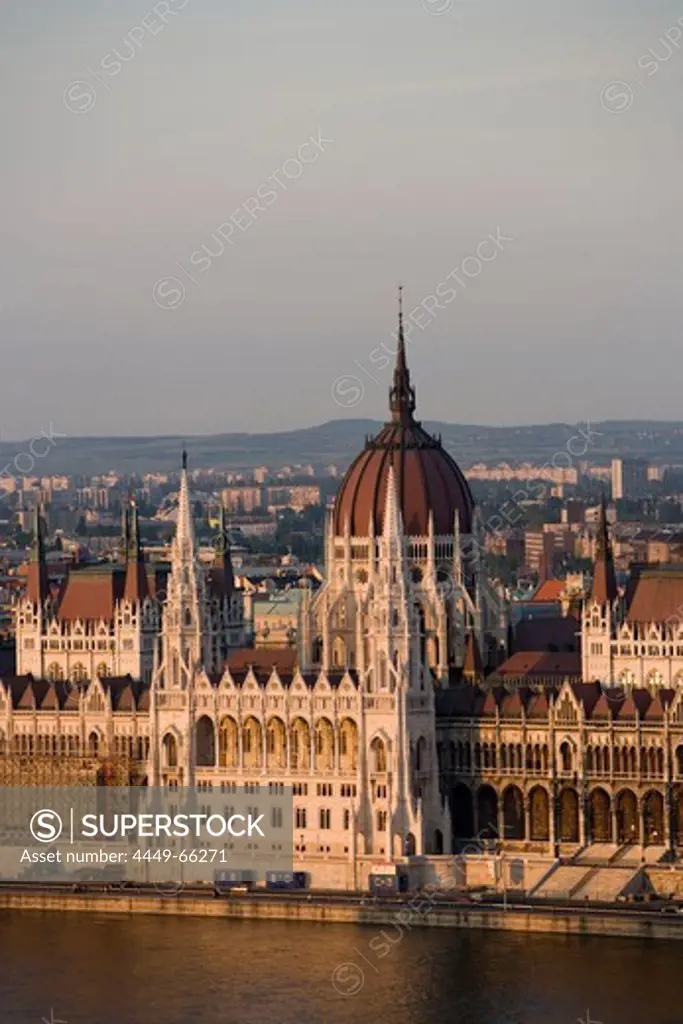 Parliament and Danube river, View over the Danube river to the Parliament, Pest, Budapest, Hungary