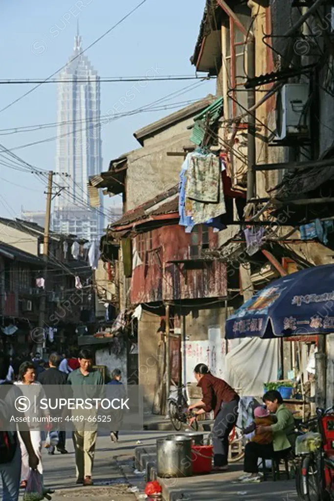 old town, Lao Xi Men, street life, Blick auf und Jinmao Tower, street kitchen